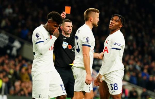 Destiny Udogie of Tottenham Hotspur is sent off by Michael Oliver Tottenham Hotspur v Chelsea