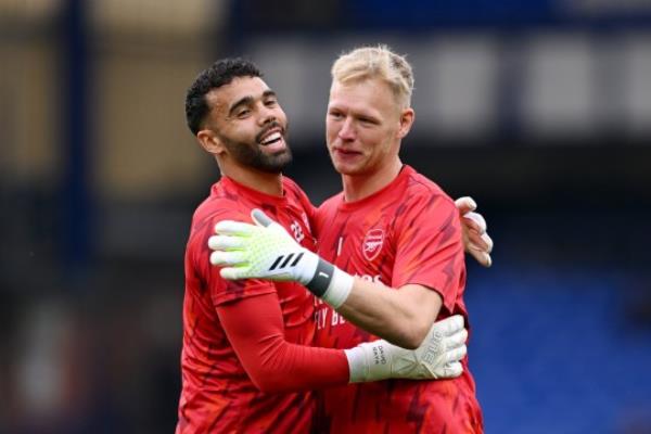 David Raya and Aaron Ramsdale of Arsenal