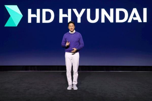 HD　Hyundai　President　and　CEO　Chung　Ki-sun　gives　a　speech　a<em></em>bout　'Ocean　Transformation'　a　day　before　CES　2023　on　Jan.　4,　2023　in　Las　Vegas　(Courtesy　of　Yonhap)