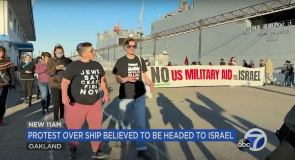 Pro-Hamas protesters briefly prevented a ship from leaving the port of Oakland.