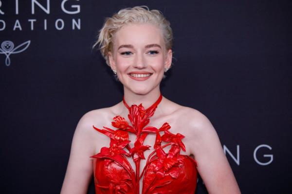 Julia Garner