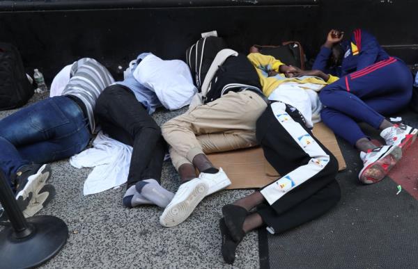 In front of the Roosevelt Hotel area in Manhattan at 45 East