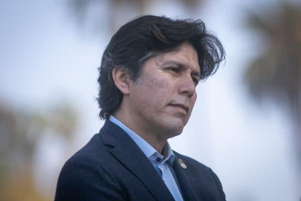 L.A. City Councilman Kevin de León is running again.