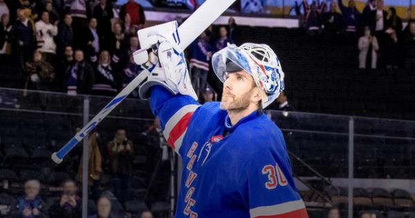 Henrik Lundqvist playing with the Rangers