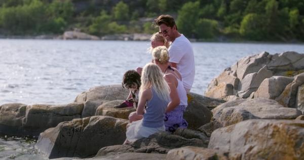 Henrik Lundqvist and his wife and two daughters