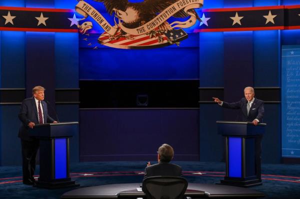 President Do<em></em>nald Trump (L) and Democratic Presidential candidate and former US Vice President Joe Biden exchange arguments during the first presidential debate at Case Western Reserve University and Cleveland Clinic in Cleveland, Ohio, on September 29, 2020.