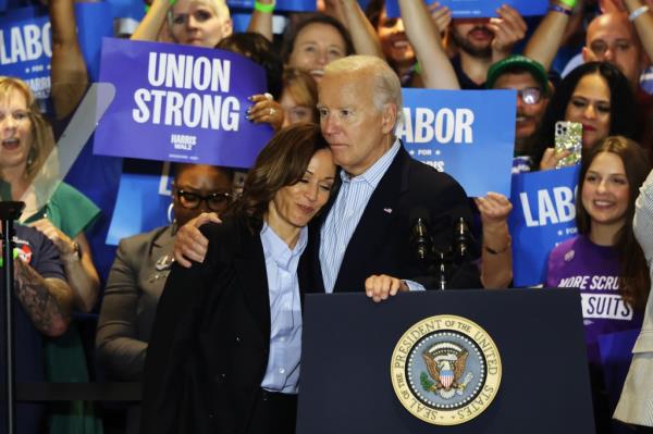 Vice President Kamala Harris is embraced by U.S. President Joe Biden during a campaign event at IBEW Local Unio<em></em>n #5 on September 02, 2024 in Pittsburgh, Pennsylvania. 