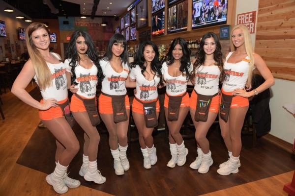 Hooters waitresses