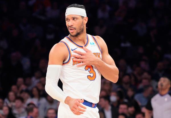 Josh Hart, who had 10 points and 13 rebounds, reacts during the Knicks' win.