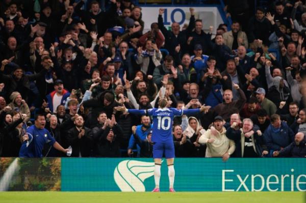 Mykhailo Mudryk celebrates against Arsenal (Photo by Marc Atkins/Getty Images)