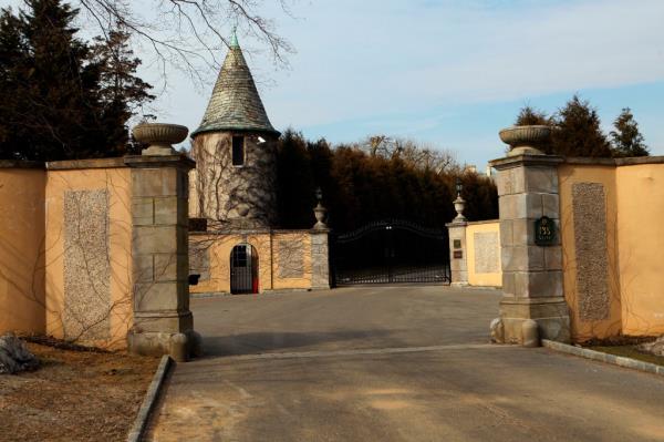 Oheka Castle Westgate.