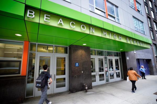 030722  The Beacon High School, 522 W 44th St., NYC., wher<em></em>e students had their first day of school without any mask mandates since the start of the Covid-19 pandemic. 