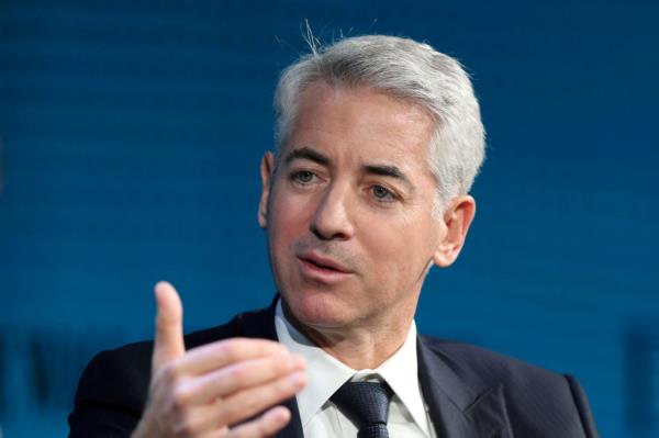 Billio<em></em>naire hedge fund manager Bill Ackman is calling for the presidents of three prestigious universities to 