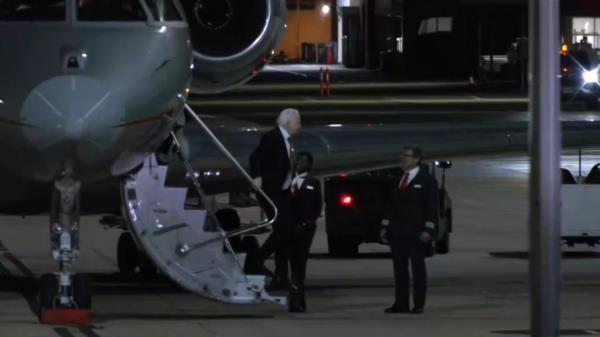 Assange was accompanied on the flights by Australian Ambassador to the United States Kevin Rudd and High Commissio<em></em>ner to the United Kingdom Stephen Smith.