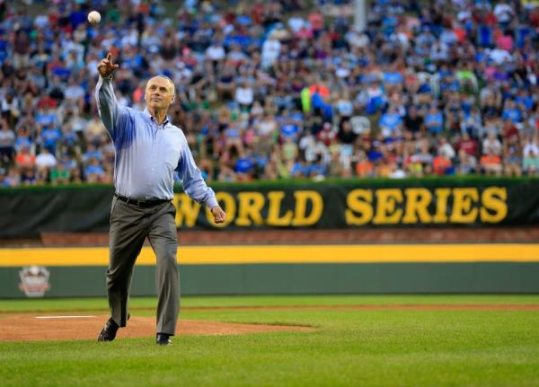 Rob Manfred throwing a ceremo<em></em>nial pitch at the 2020 Little League World Series.