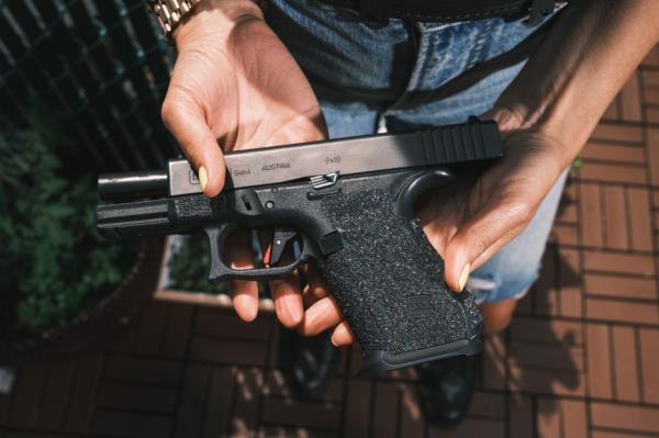 A black Glock