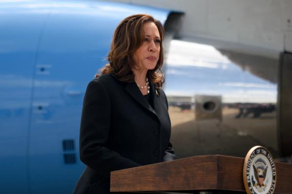 2024 Democratic presidential candidate, Kamala Harris, delivering a speech at George Bush Interco<em></em>ntinental Airport in Houston, Texas before her departure