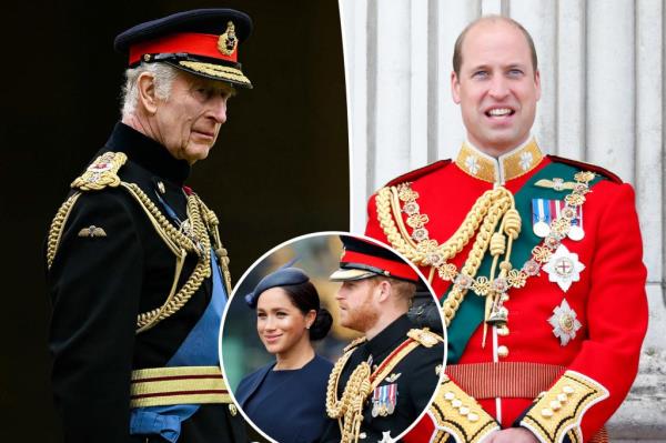  Camilla, Duchess of Cornwall, Prince Charles, Prince of Wales (wearing the uniform of Colo<em></em>nel of the Welsh Guards), Queen Elizabeth II, Prince Louis of Cambridge, Catherine, Duchess of Cambridge, Princess Charlotte of Cambridge, Prince George of Cambridge and Prince William, Duke of Cambridge (wearing the uniform of Colo<em></em>nel of the Irish Guards) watch a flypast from the balcony of Buckingham Palace during Trooping the Colour on June 2, 2022