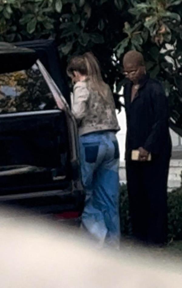 Jennifer Lopez is seen leaving Ben Affleck's Brentwood rental on his 52nd birthday.