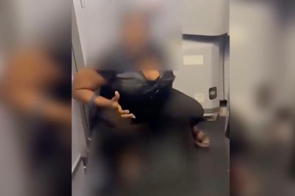 Passenger pees on the floor