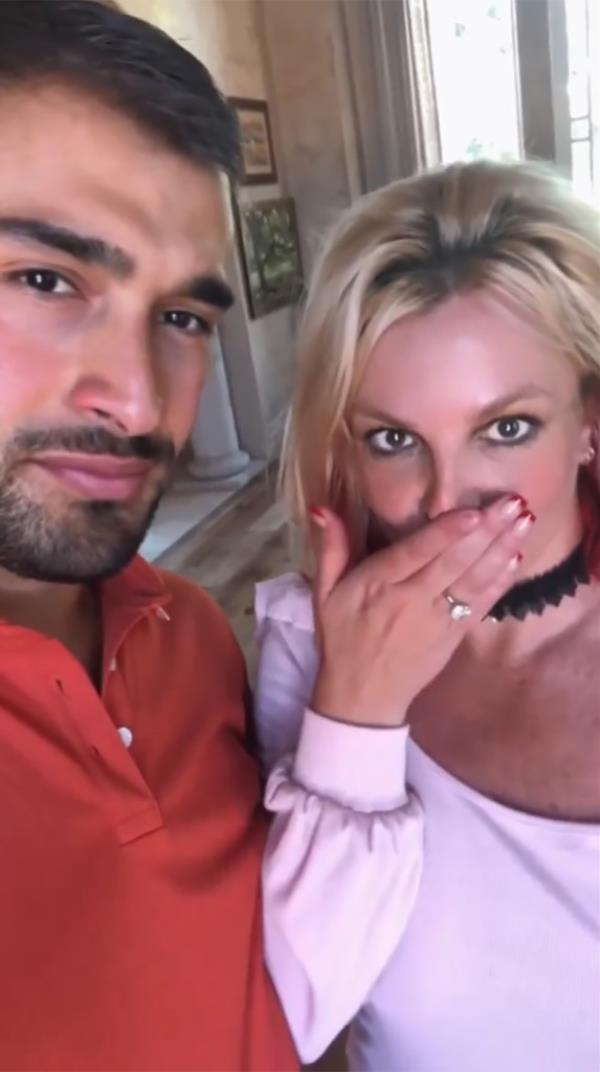 Sam Asghari co<em></em>nfirms divorce from Britney Spears: 'S--t happens'