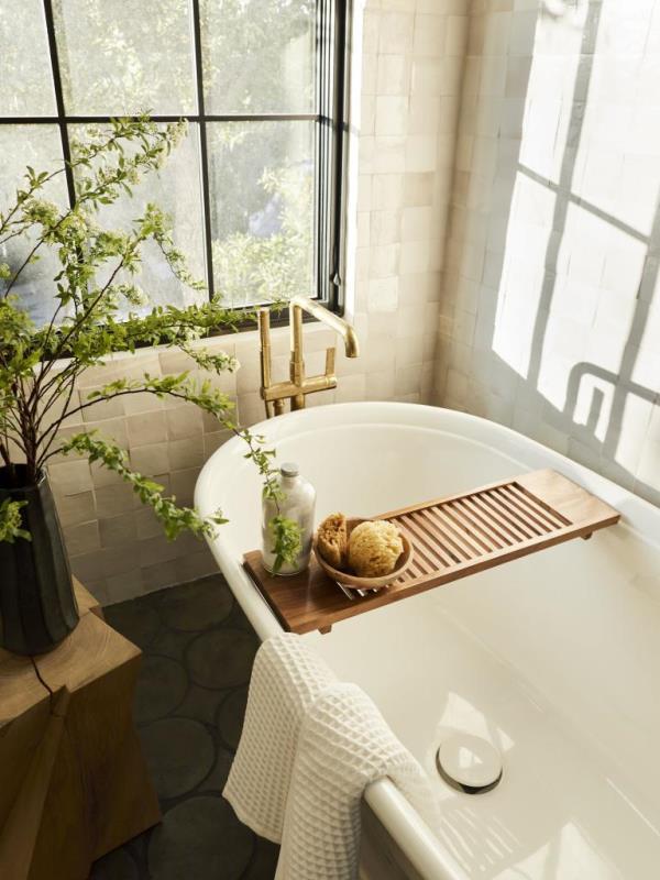 Perks additio<em></em>nally include a spa-like bath retreat.