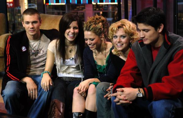 Chad Michael Murray, Sophia Bush, Bethany Joy Lenz, Hilarie Burton and James Lafferty on 