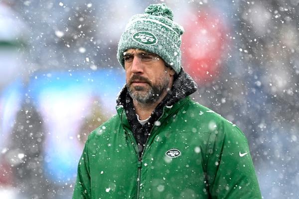 Aaron Rodgers #8 of the New York Jets looks on before a game against the New England Patriots at Gillette Stadium on January 07, 2024 in Foxborough, Massachusetts.