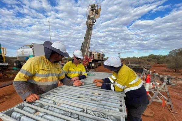 Inspecting drill cores at Strickland me<em></em>tals’ Horse Well gold project near Wiluna in WA.