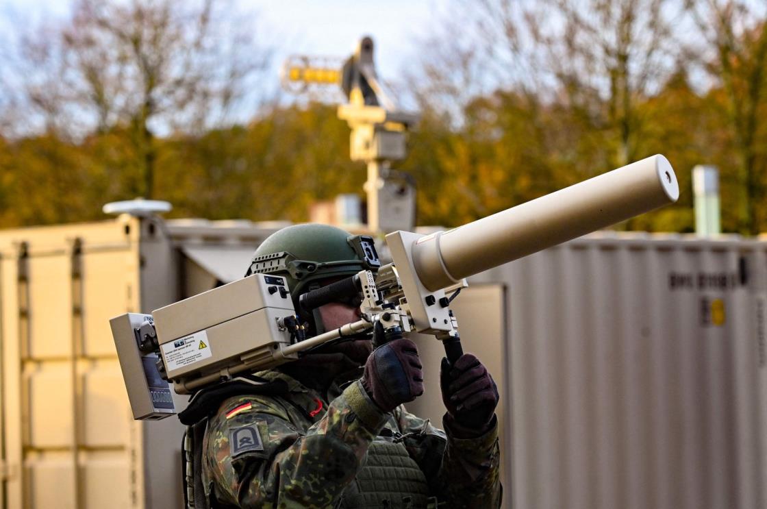 A German soldier demo<em></em>nstrates the unmanned aircraft systems (UAS) defense system, Jammer HP 47, at the German Defense Ministry in Bonn, western Germany, Nov. 16, 2023, during a visit by German President Frank-Walter Steinmeier and Finnish President Sauli Niinisto. (AFP Photo)