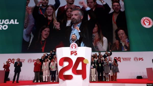 The newly elected Secretary General of Socialist Party, Pedro Nuno Santos, gestures during the 24th Socialist Co<em></em>ngress in Lisbon, Portugal, January 7, 2024</p>

<p>　　