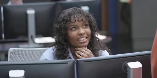 Sierra McClain as Grace at the call center in 9-1-1 Lone Star