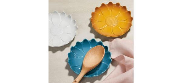 Le Creuset Flower Spoon Rest with spoon