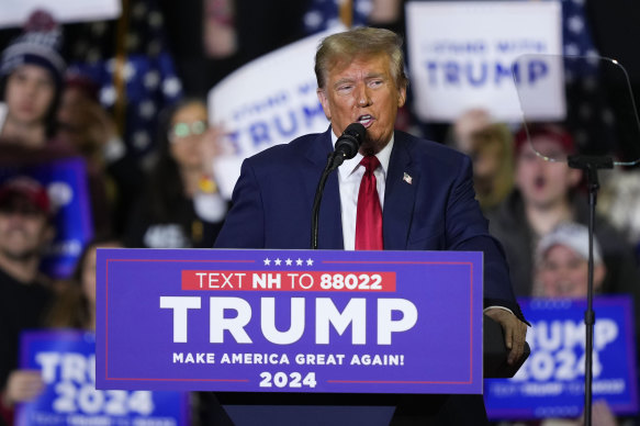 Former president Do<em></em>nald Trump speaks during a campaign event in Manchester, New Hampshire.